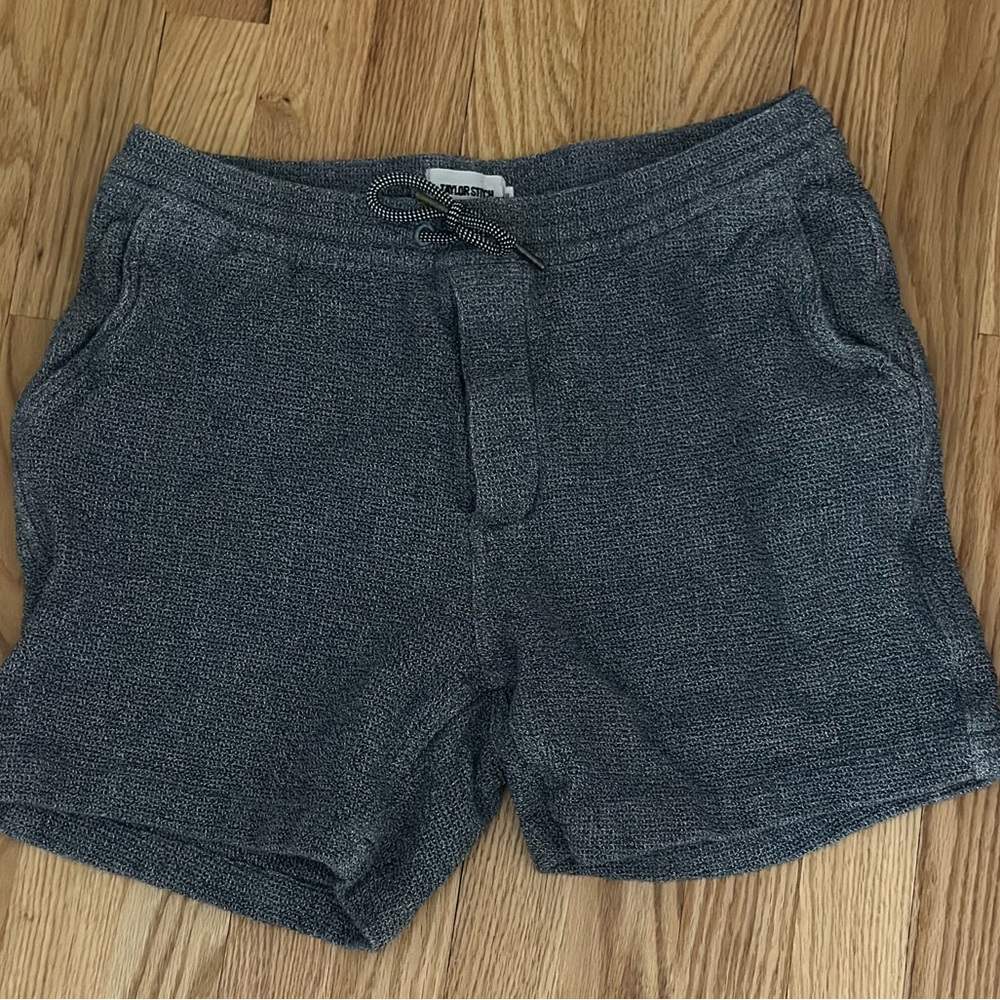 TAYLOR STITCH The Weekend Short Charcoal Herringbone Wool Gray